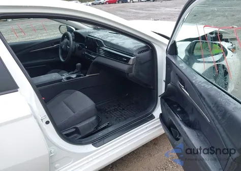 2025 Toyota Camry Le из США, поврежденный, VIN 4T1DBADK9SU031400